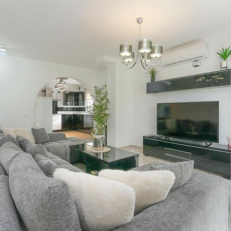 Presidential Suite Villamartin Plaza Av Brisas 67 Alicante Exterior foto