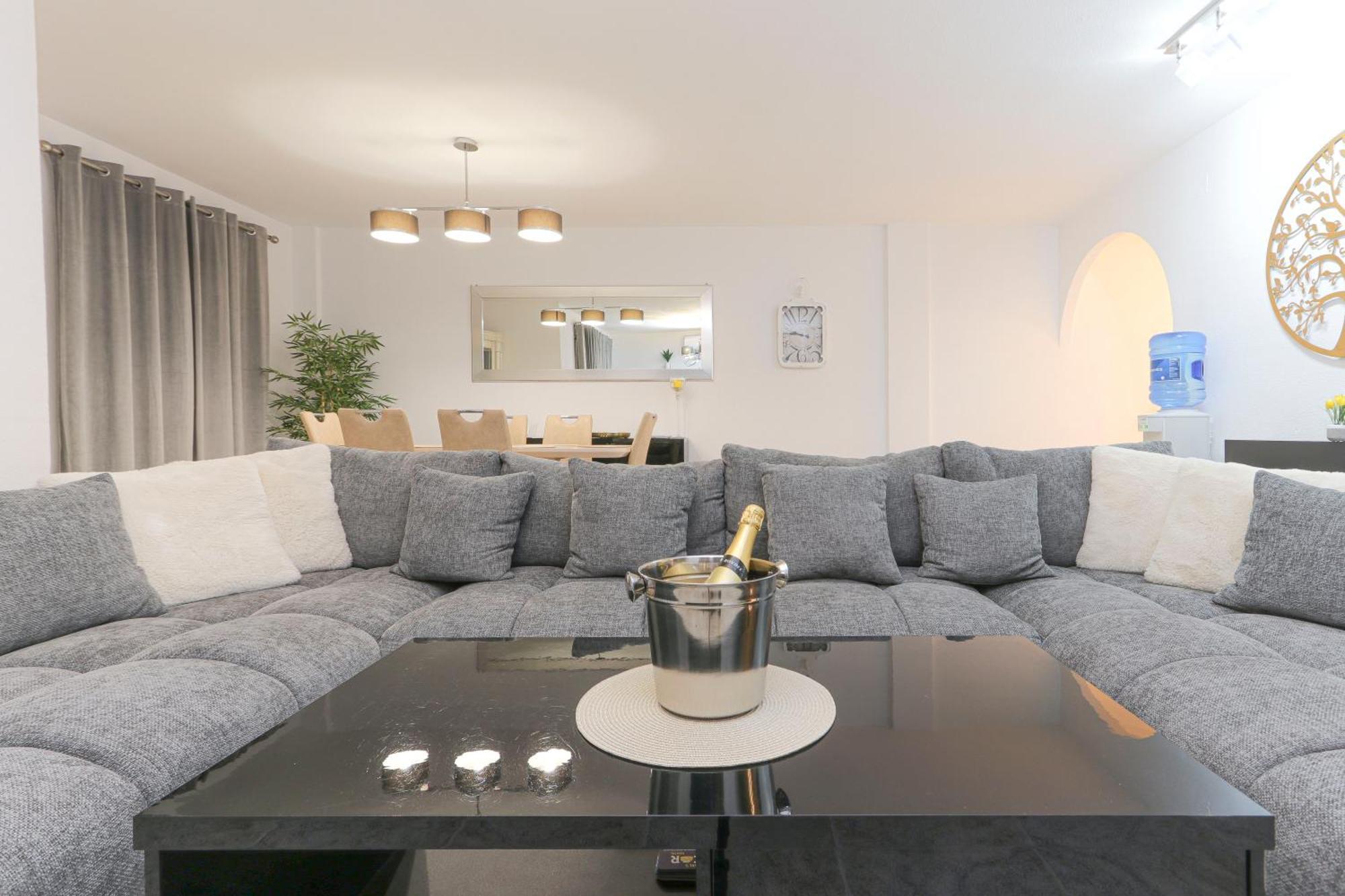 Presidential Suite Villamartin Plaza Av Brisas 67 Alicante Exterior foto